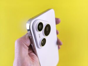 happening to the white iphone 17 pro
