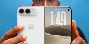 Apple iphone duo concept showing two connected iPhones with dual-screen design and Apple logo.